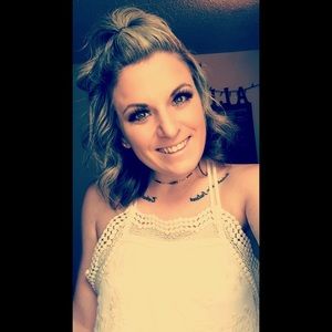 Meet your Posher, Allyssa